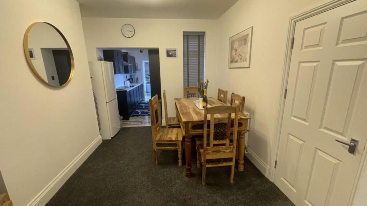 House Located Centrally For Up To 8 Guests Скарборо Экстерьер фото